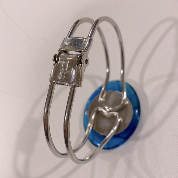 Murano style oval glass hinged silver tone bracelet. New. - Picture 3 of 7